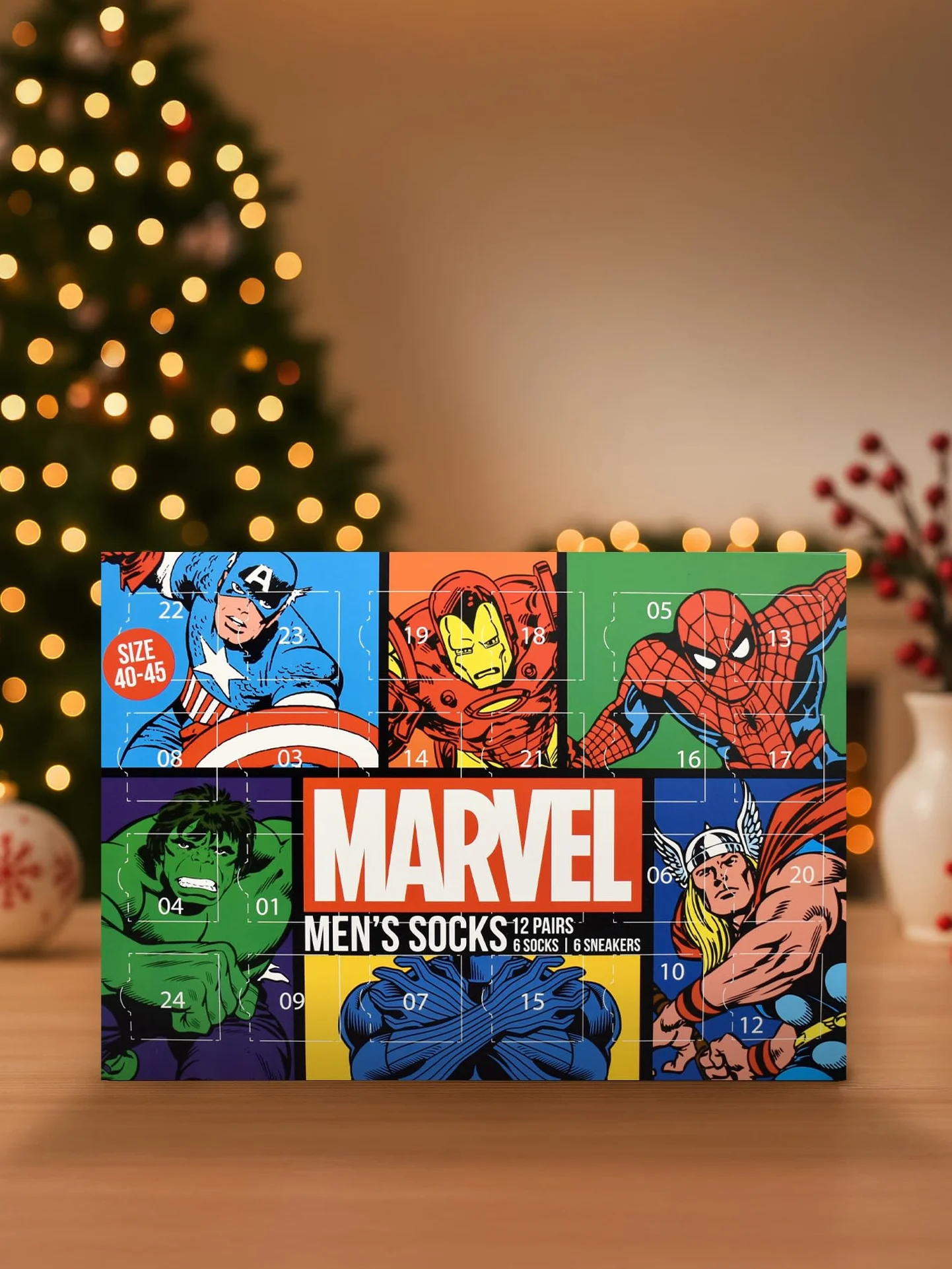 United Labels Marvel Calendario dell'Avvento con 12 paia di calzini da uomo, taglia 40-45, calendario con sneakers e calzini lunghi, calendario natalizio regalo